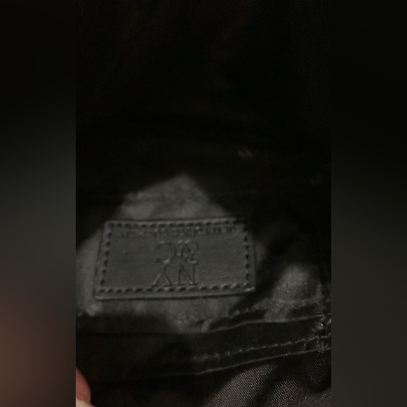 Two bags New York and company and a sparkly bag - Picture 2 of 4